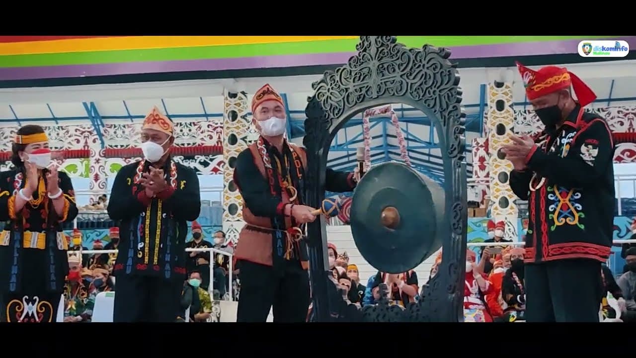 PEMBUKAN FESTIVAL BUDAYA DAYAK LUNDAYEH